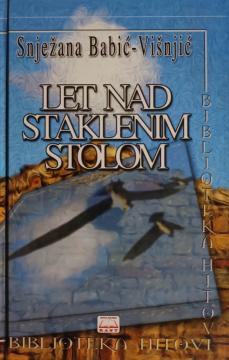 Let nad staklenim stolom